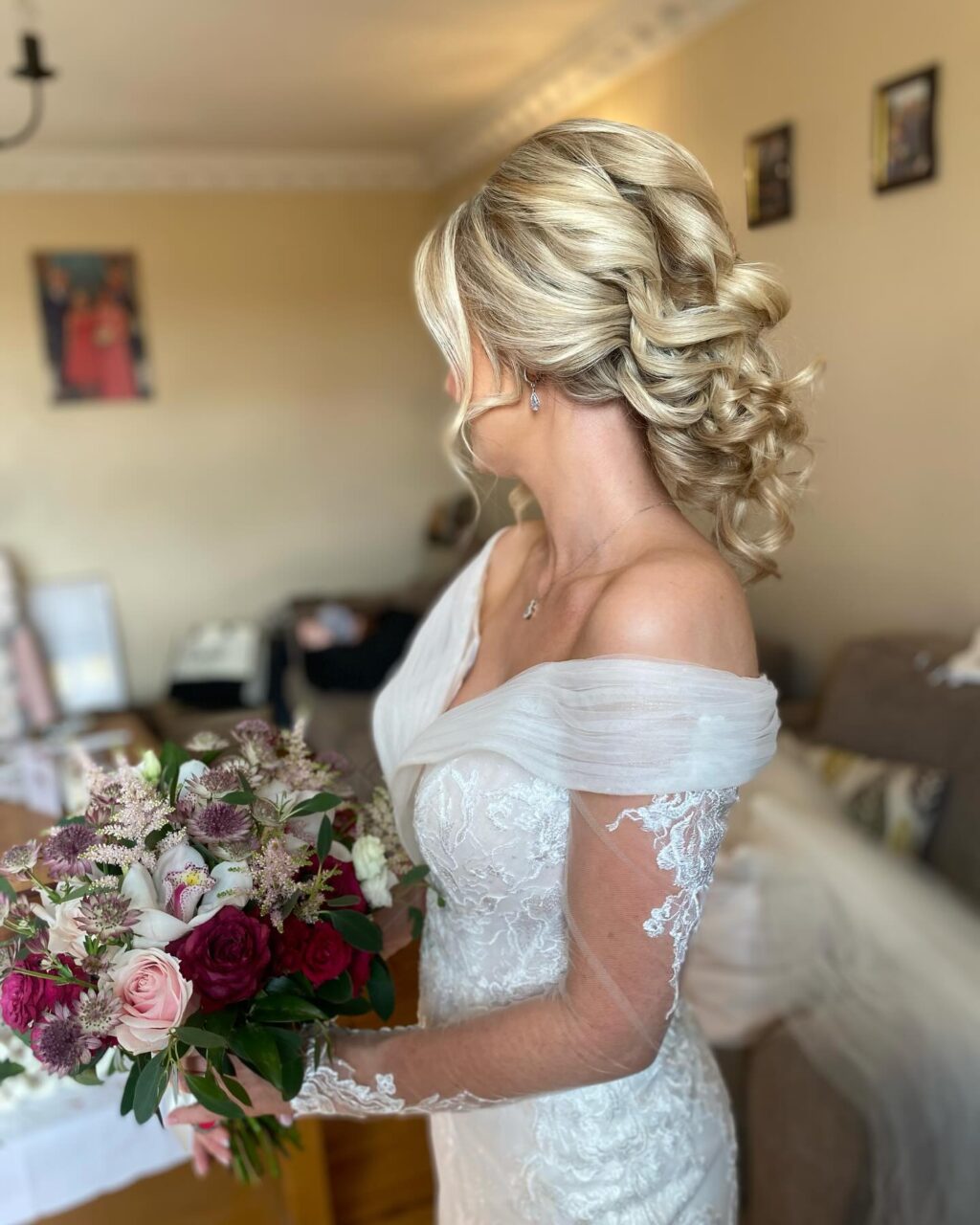 Instagram post from the_weddinghairstylist. This post is in position 1.