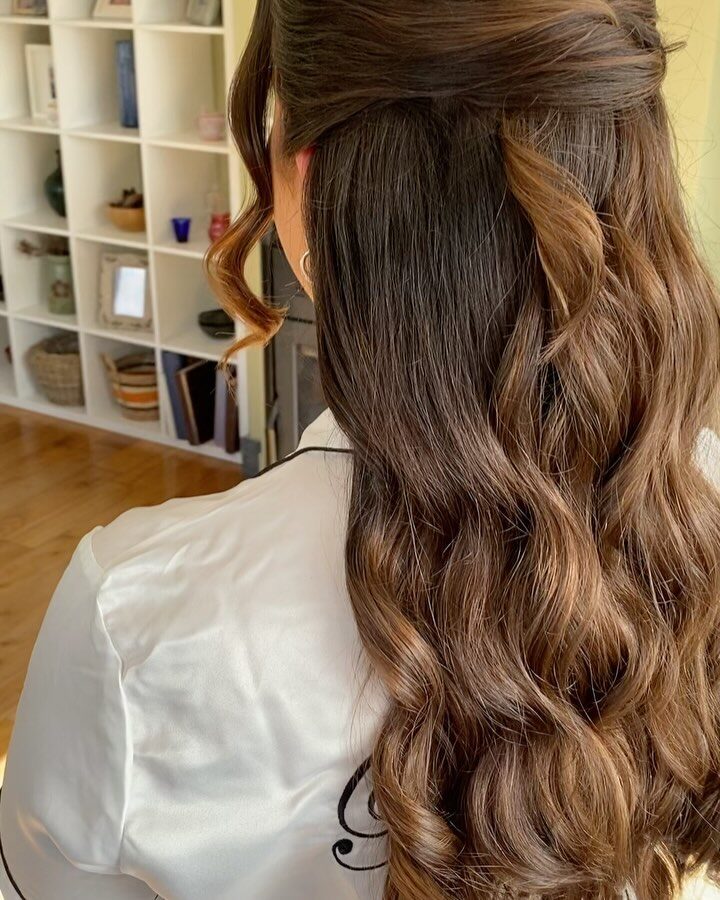 Instagram post from the_weddinghairstylist. This post is in position 1.